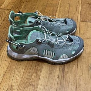 Salomon Tech Amphibian gray water hiking shoes 7